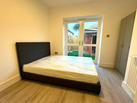 1 bedroom ground floor maisonette to rent - Photo 3