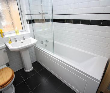 2 bedroom semi-detached house to rent - Photo 3