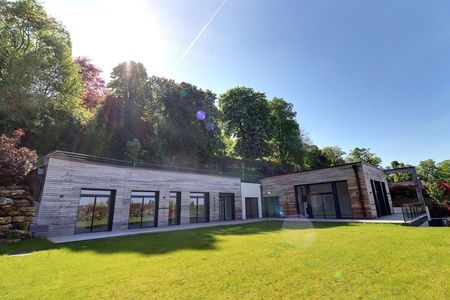 Location Maison 7 pièces 266m² - Photo 3