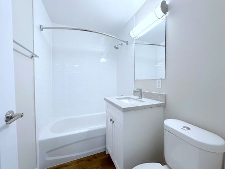 For Lease - 300 St Clair Avenue Unit# 202, Toronto, Ontario - Photo 3