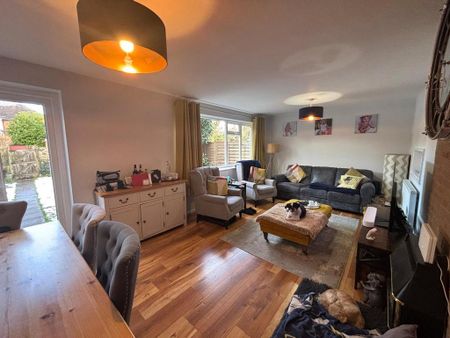 3 bedroom terraced house to rent - Photo 2