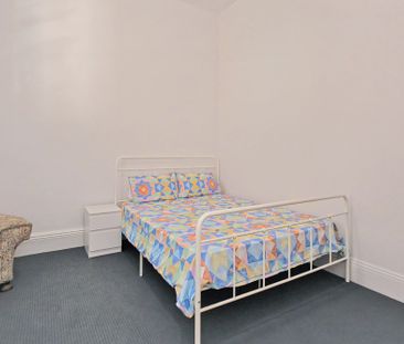5-bedroom shared house, Philip St - Photo 6
