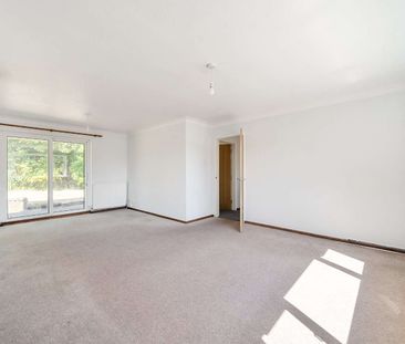 Four-bedroom detached home with double garage and study - Photo 1