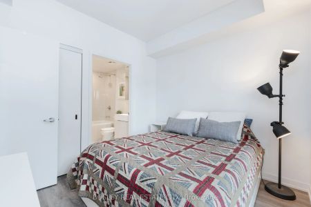 15 Lower Jarvis Street #702 - Photo 4