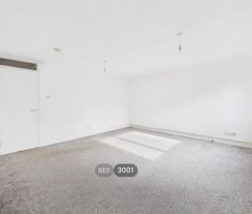 3 bedroom flat to rent - Photo 3