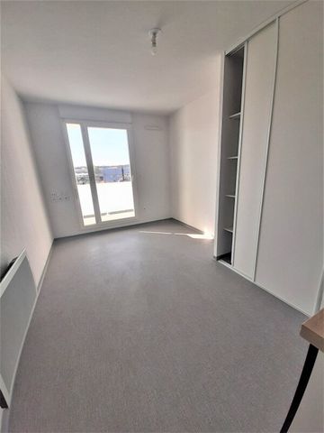 Location Appartement 1 pièce 18m² NIMES 30000 - Photo 2