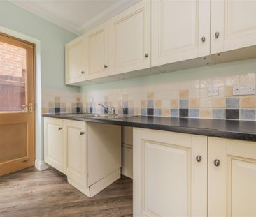4 bed House - Detached To Let - Photo 6