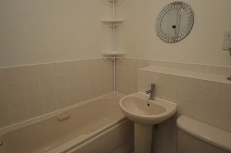 Maplin Park, Langley, Berkshire,SL3 - Photo 2