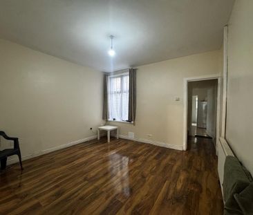 4 bedroom terraced house to rent - Photo 5