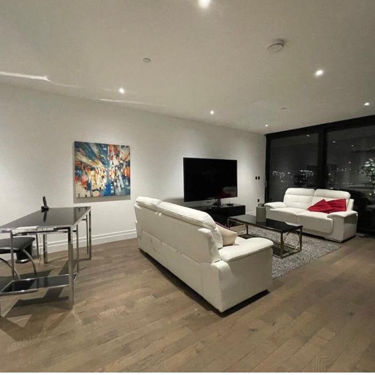 2 Bed Flat, Riverlight Quay, SW11 - Photo 1