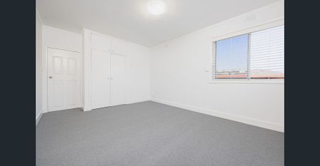 Beautifull Gem in Heart of Pascoe Vale! - Photo 2