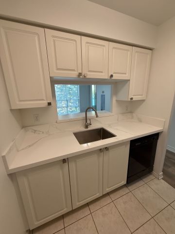 For Lease - 3 Pemberton Avenue Unit# 306, Toronto, Ontario - Photo 3
