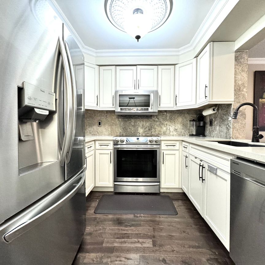 For Lease - 2334 Newcastle Crescent, Oakville, Ontario - Photo 1