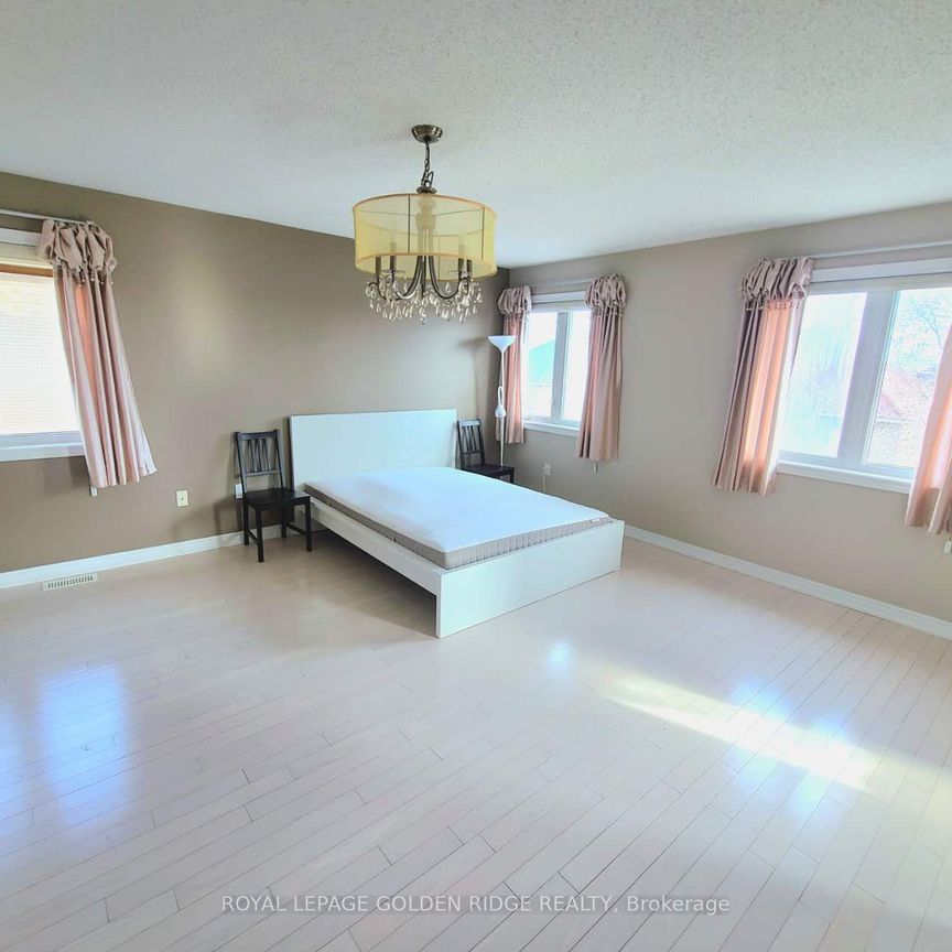 Detached Home For Lease | W8140280 - Photo 1