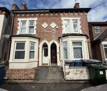 5 bedroom flat to rent - Photo 4