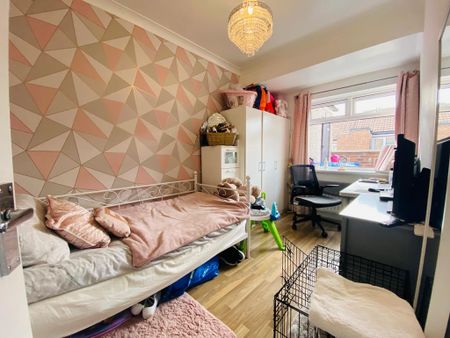 2 bedroom terraced house to rent - Photo 4