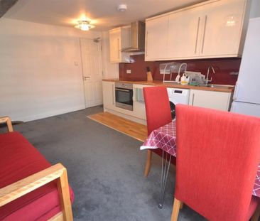1 bedroom Flat To Let - Photo 5
