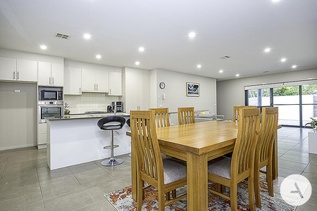 125 Kambalda Cres,Fisher - Photo 2