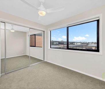 Two Bedroom + Study Townhouse! - Photo 3