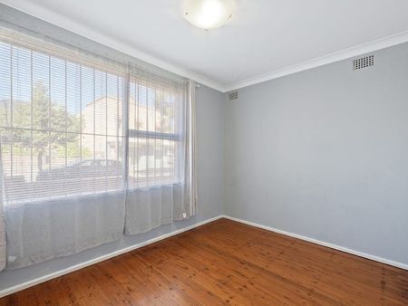 This well presented and charming two bedroom oasis showcases both practicality and comfort through modern additions and a blue ribbon location! - Photo 3