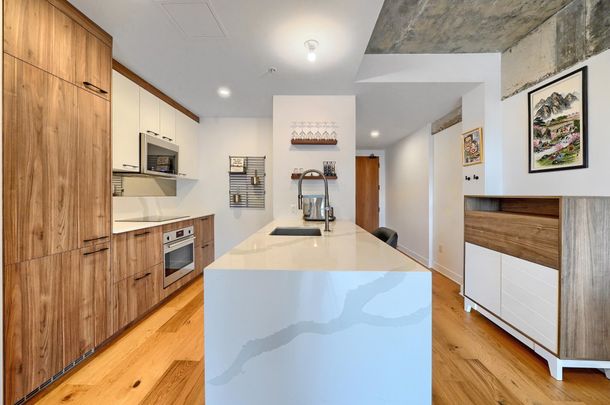 Condo for rent, Montréal (Ville-Marie) - Photo 1