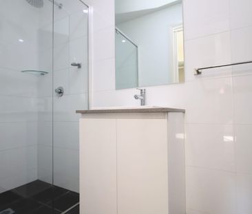 Top Floor Apartment - Photo 3