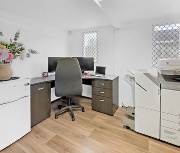 Beautifully Presented Queenslander - Photo 5