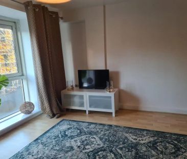 3 Bedroom 2 Bathroom Apartment - Photo 6