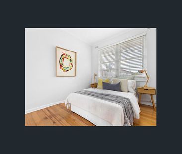 Stylish Coburg Hill Sanctuary - Photo 5