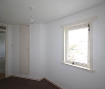 3 bedroom flat to rent - Photo 5