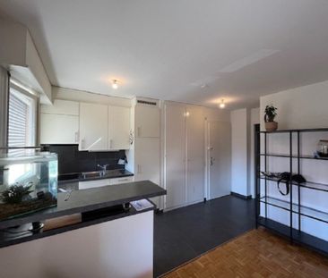 Proche de toutes commodités, appartement de 2 pièces au 2ème étage - Foto 3