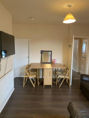 4 bedroom terraced house to rent - Photo 1