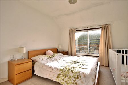 Romana Court, Sidney Road, Staines-upon-Thames, Surrey, TW18 4QJ - Photo 2