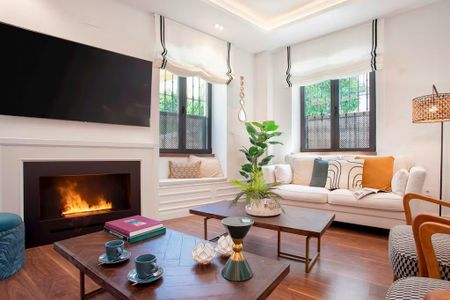 Calle Pescadores, Sevilla, Andalusia 41002 - Photo 4