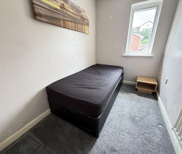 3 bedroom semi-detached house to rent - Photo 5