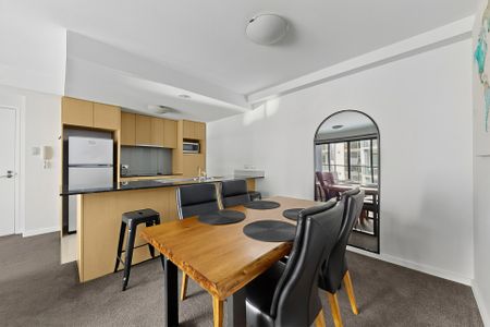 City Living at Its Best in Adelaide Terrace - Photo 5