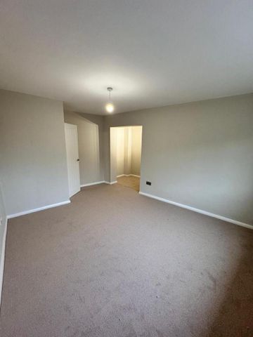 2 bedroom detached bungalow to rent - Photo 2