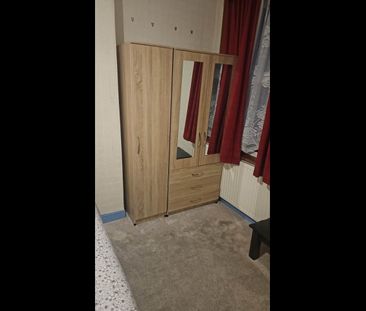 Room in a Shared House, Bromyard Road, B11 - Photo 3