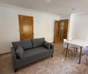 Piso en alquiler en Calle de los Comuneros de Castilla - Foto 1