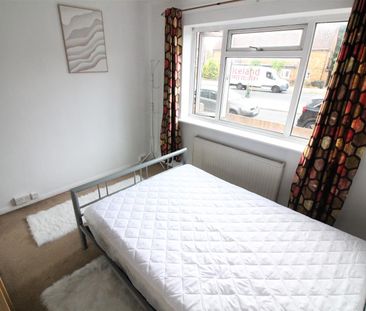Sutton Lane, Hounslow - Photo 4
