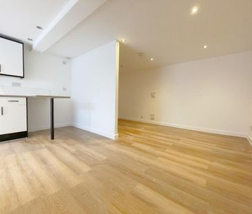 Studio to rent - Photo 2