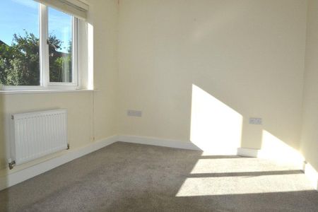 2 bedroom semi-detached house to rent - Photo 4