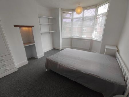 Room in a Shared House, Pointout Road, SO16 - Photo 3