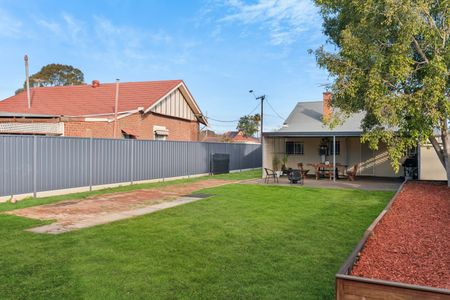 26 West Lakes Boulevard, Albert Park SA 5014 - House For Rent | Domain - Photo 4