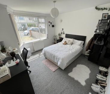 6 bedroom semi-detached house to rent - Photo 2