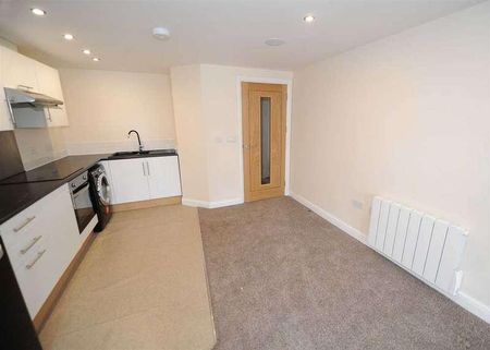 Liverpool Road, Irlam, M44 - Photo 2