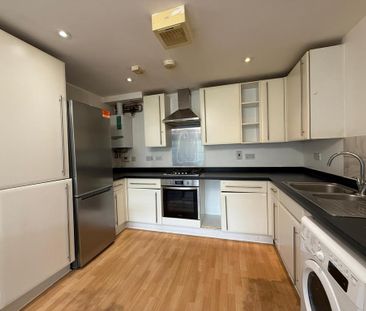 3 bedroom flat to rent - Photo 5