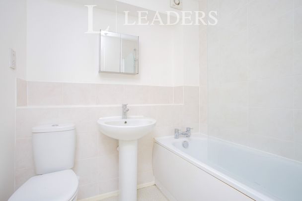1 bedroom maisonette to rent Tintagel Way, Oriental Road, GU22 - Photo 1