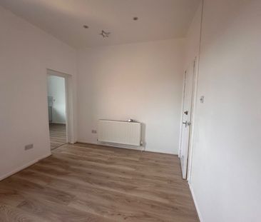 2 Bed Flat, Gregory Boulevard, NG7 - Photo 1