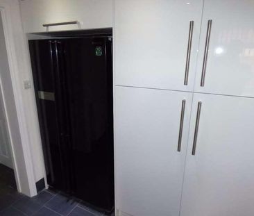 Queens Road, DN1 - Photo 2